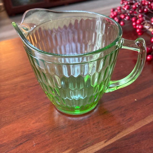 1930’s Green Depression Glass Jeanette Hex Optic...